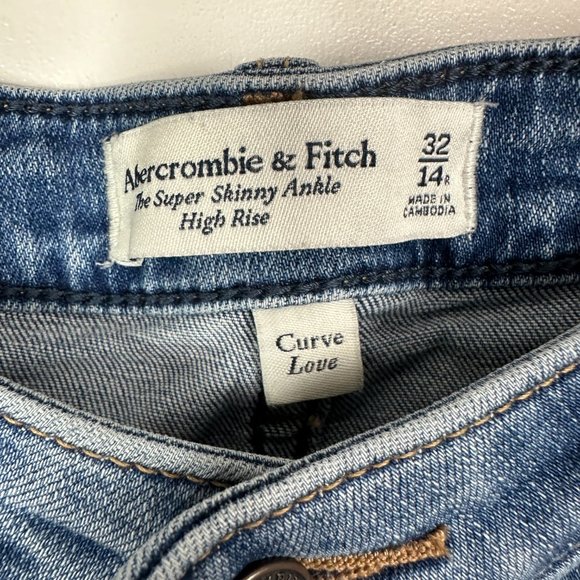 Abercrombie & Fitch Curve Love Super Skinny High Rise Ankle Distressed Jeans 32 - Picture 3 of 4